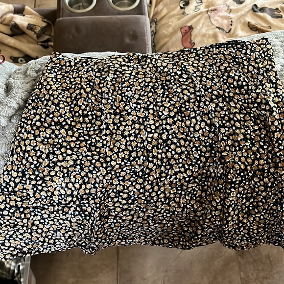 NWT Garage Floral Mini Skirt - Picture 2 of 4